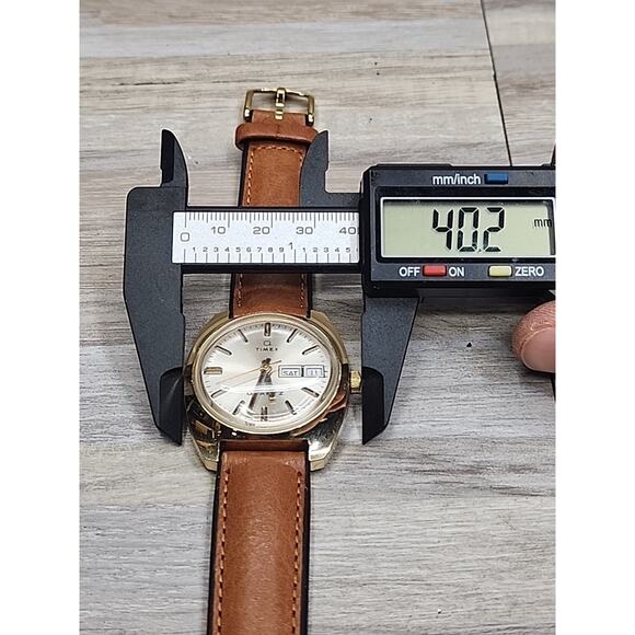 Vintage 1976 Mens Timex 38mm Electronic Wrist Watch - Working, Starts/Stops main image 7